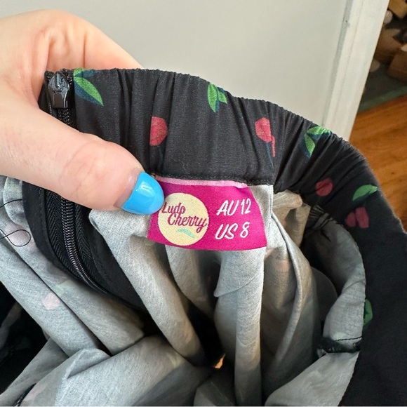 Ludo Cherry | Black Cherry Print A-Line Full Skirt with Pockets Size 8 - Picture 3 of 6